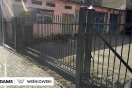 Ogrodzenie posesyjne Style, brama przesuwna, przęsła, słupy ogrodzeniowe - Adams Salon partnerski Żary