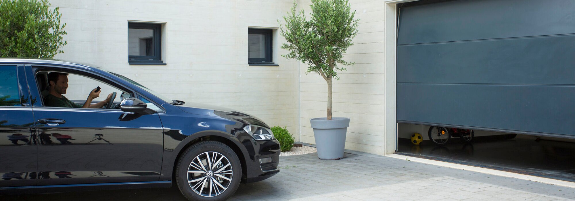Automatyka domowa i systemy inteligentnego domu Somfy. Somfy, automatyka domowa, smart Home, sterowanie domem, Napędy Somfy, inteligentny dom, automatyka bram.