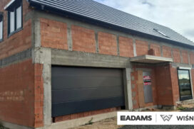 Okna PVC PRIMO 82, brama segmentowa UniTherm, rolety zewnętrzne