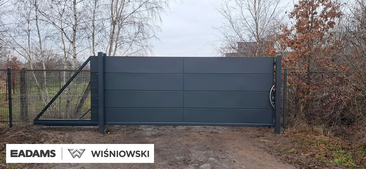 Brama przesuwna posesyjna, słupki, panele Vega