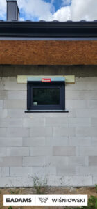Brama garażowa UniTherm, okna PVC PRIMO 82, rolety Protecta P