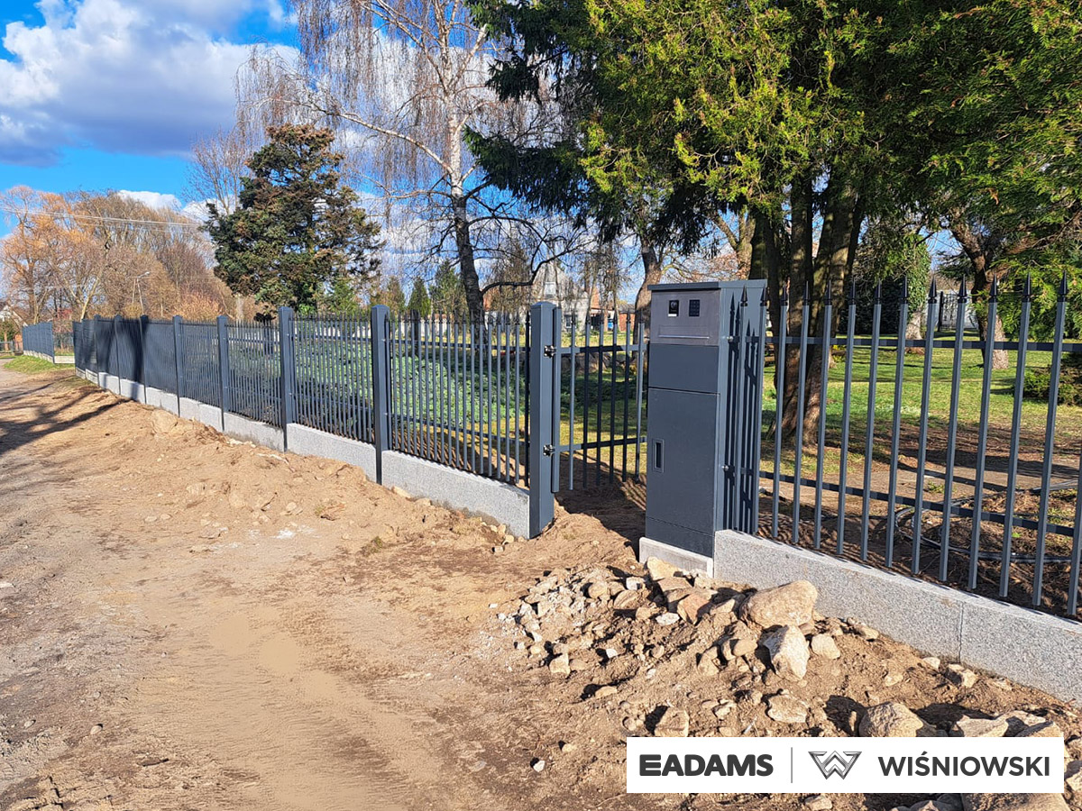 Nasze realizacje – Wiśniowski - Furtka i segmenty ogrodzeniowe Vario, Multi Box, słupki