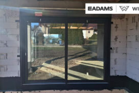 Nasze realizacje – Wiśniowski – Okna PRIMO 82, drzwi Nova, brama segmentowa UniTherm, rolety Protecta, żaluzje fasadowe