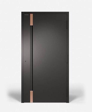 Drzwi wejściowe bez zadaszenia