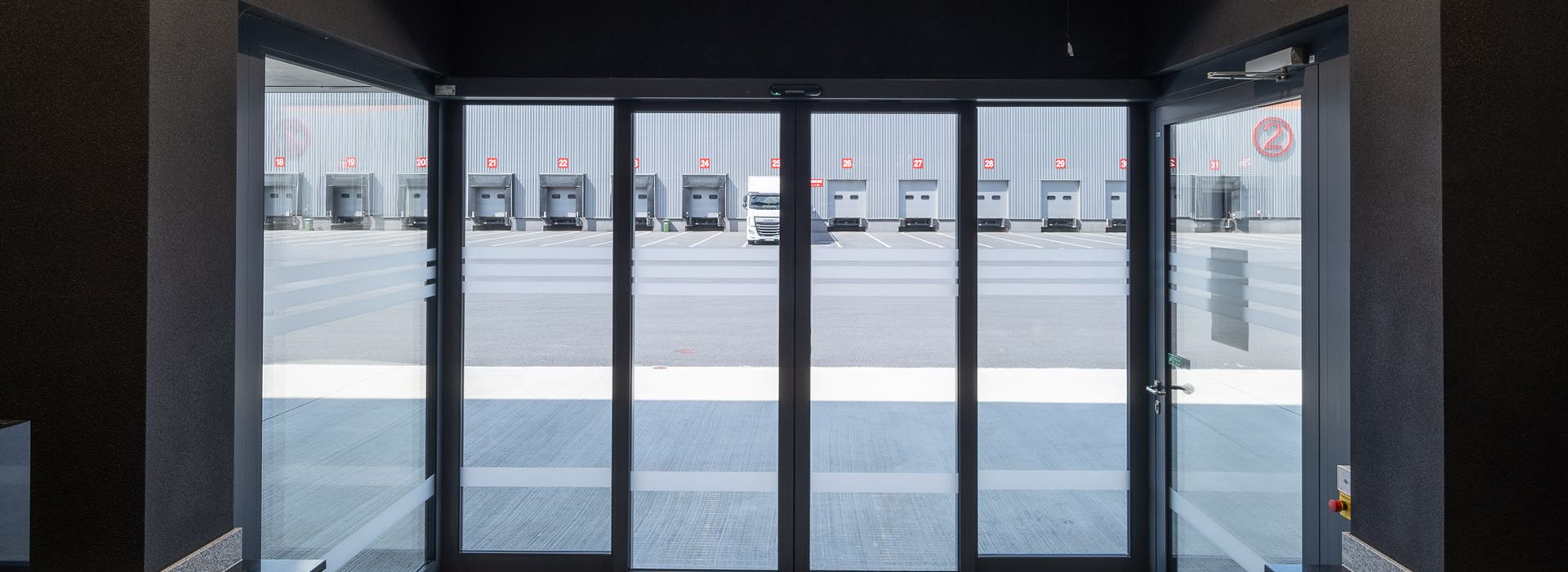 Drzwi aluminiowe dla obiektów Wiśniowski