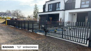 Brama skrzydłowa, segmenty ogrodzeniowe, furtka, słupki, Classic Wiśniowski