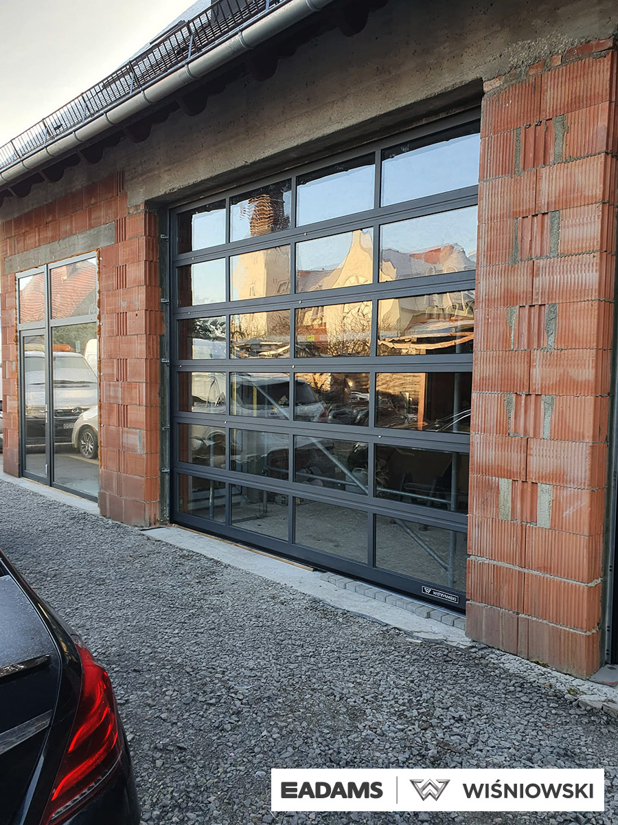 Nasze realizacje – Wiśniowski – Brama przemysłowa segmentowa MakroPro Alu 2.0