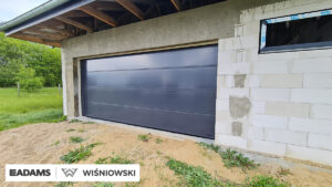 Nasze realizacje – Wiśniowski – Brama garażowa segmentowa UniTherm