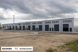 Nasze realizacje – Wiśniowski – Bramy przemysłowe MakroPro, drzwi ECO, okna PRIMO 70